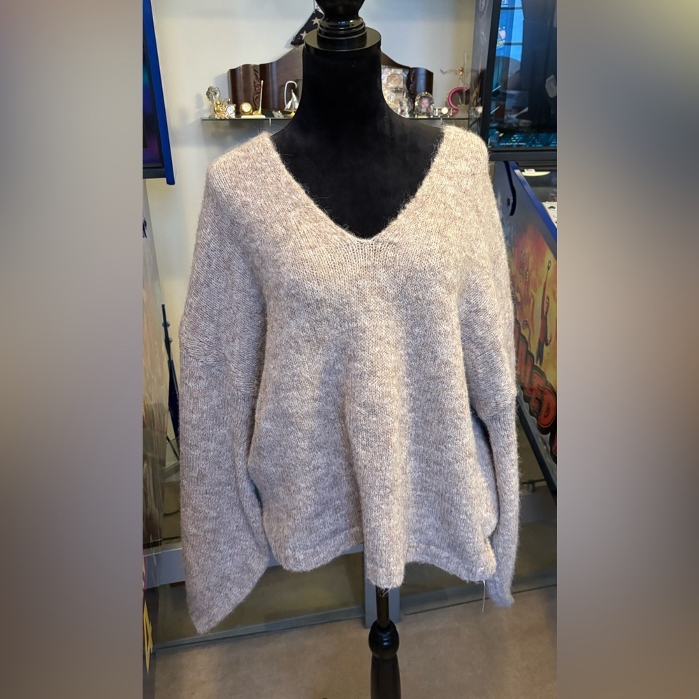 Top Shop ASOS Oversized V-Neck Sweater Women's Long Sleeve Top Size Large NWT